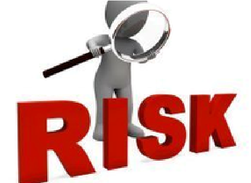 portrait-of-personal-trainer-at-the-gym