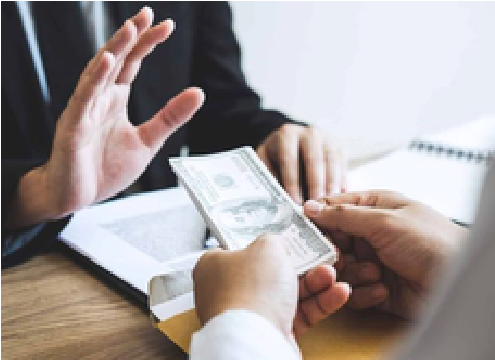 portrait-of-personal-trainer-at-the-gym